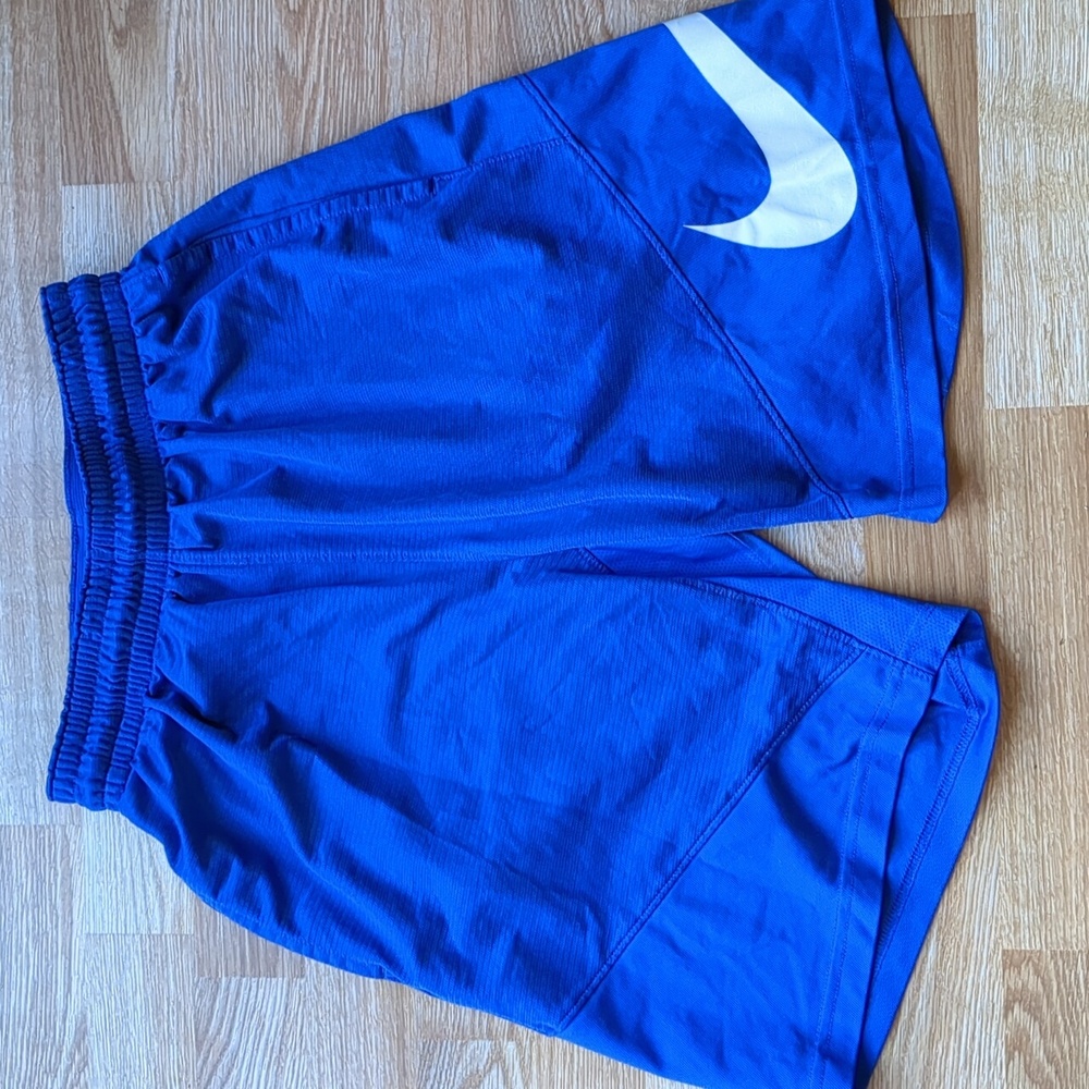 Boys Nike Royal Blue Basketball Shorts, Size Medium